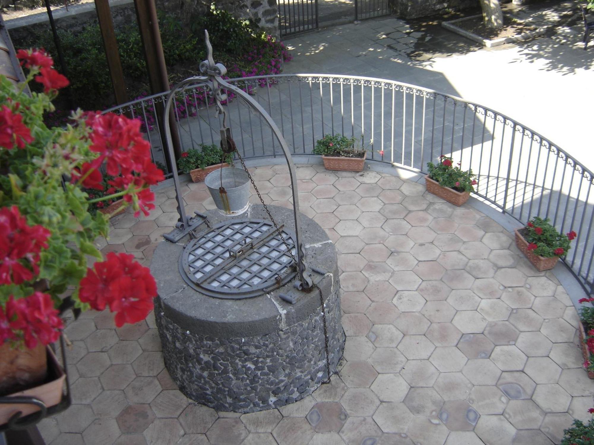 Ai Vecchi Crateri Guest House Sant'Alfio Luaran gambar