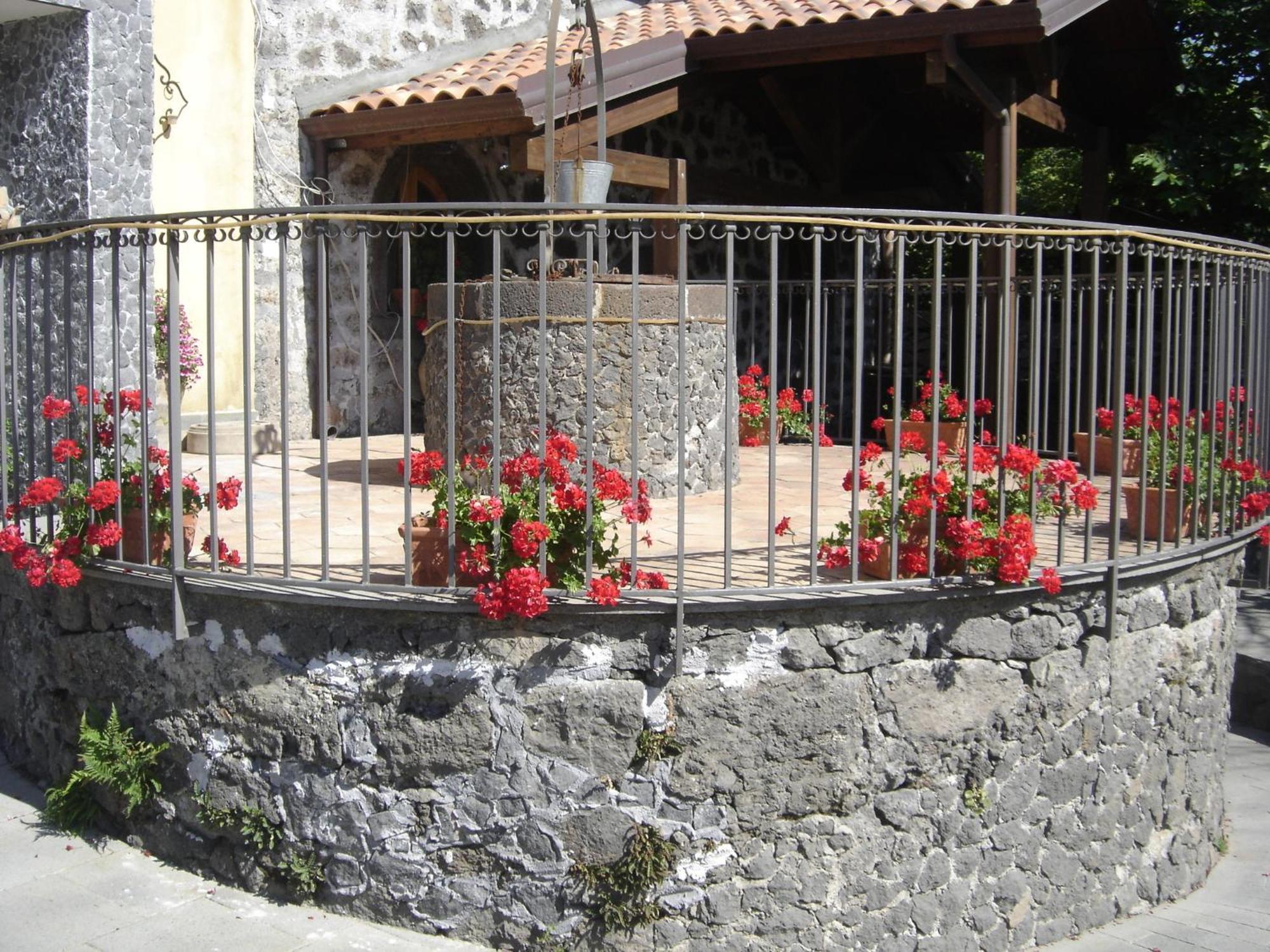 Ai Vecchi Crateri Guest House Sant'Alfio Luaran gambar