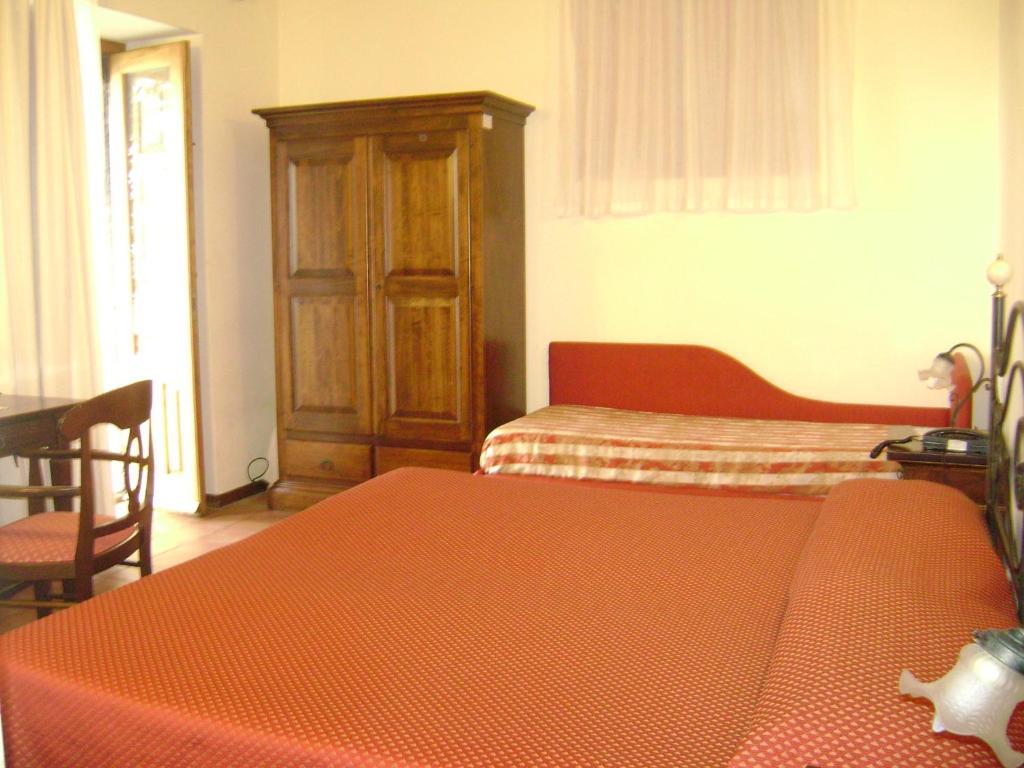 Ai Vecchi Crateri Guest House Sant'Alfio Bilik gambar