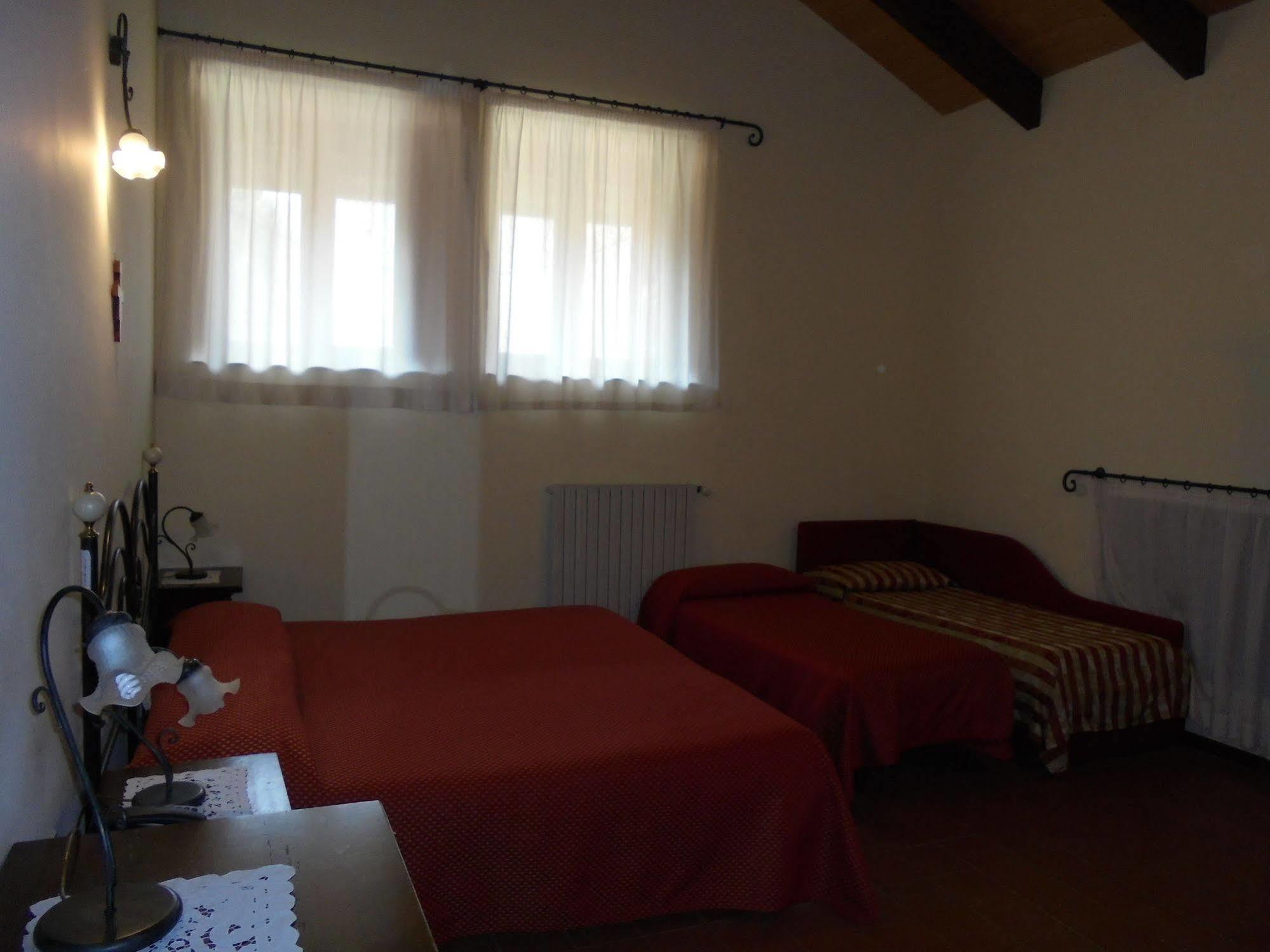 Ai Vecchi Crateri Guest House Sant'Alfio Luaran gambar